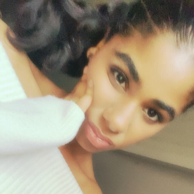 Babysitter in Landen: Aziza