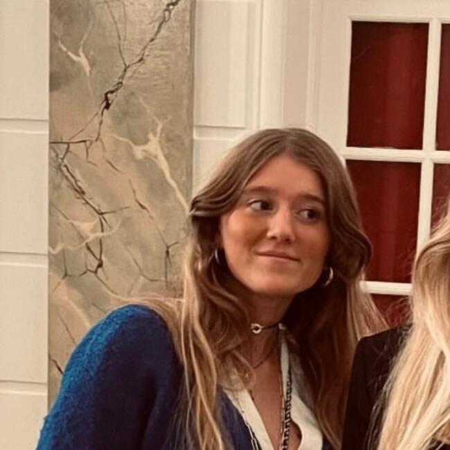 Babysitter in Paris: Toscane