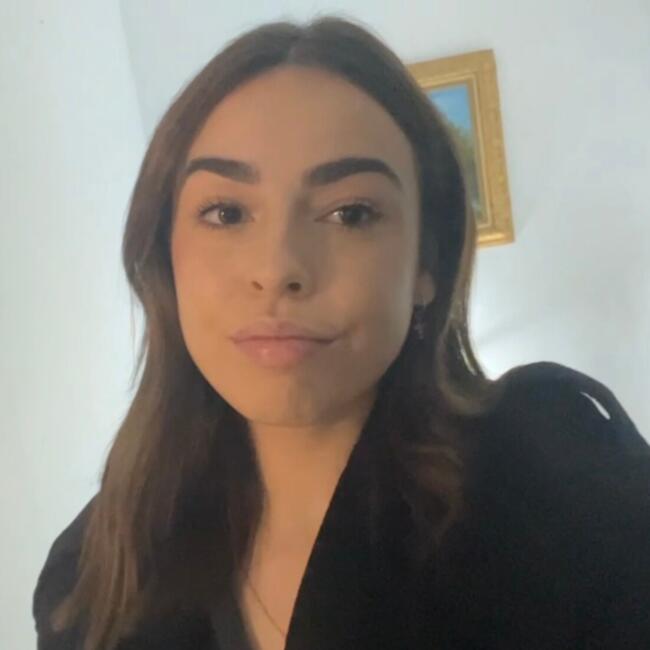 Nanny in Las Cabezas de San Juan: Laura