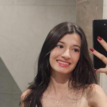 Babysitter in Alfenas: Lívia