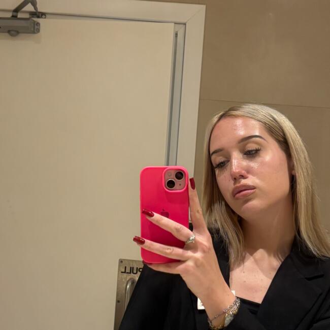 Babysitter in Ayia Napa: Selena