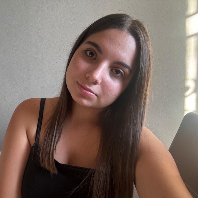 Babysitter in Castello d'Argile: Vanessa