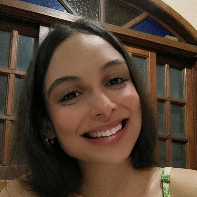 Babysitter in Santa Luzia: Gabriela