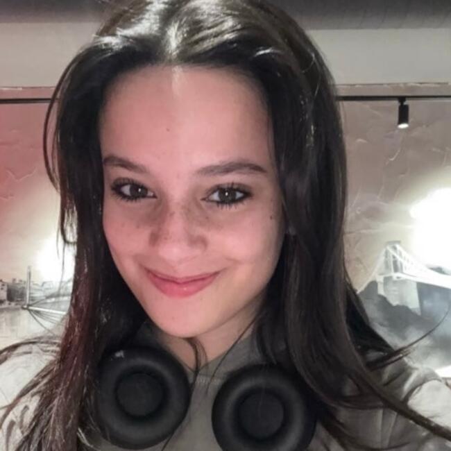 Babysitter in Cambridge: Laura