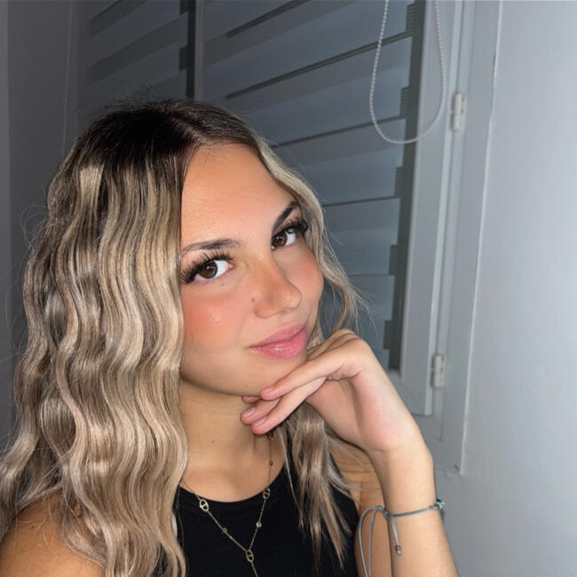 Babysitter in Alès: Lola