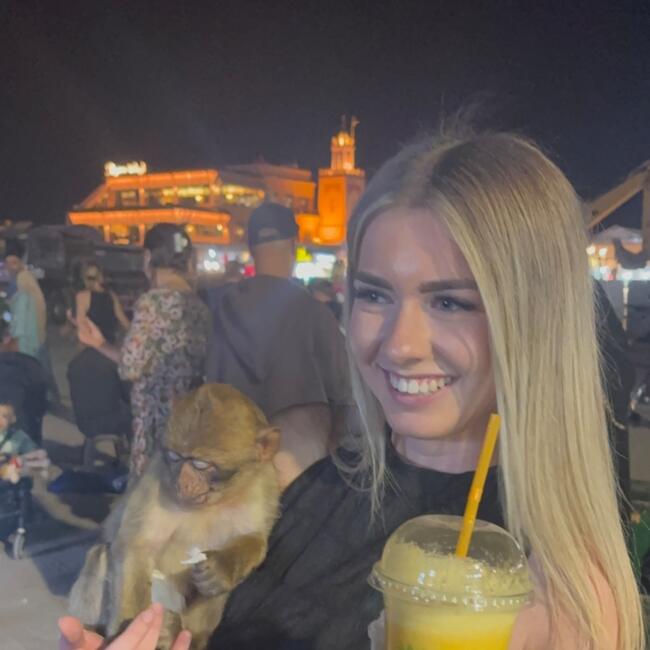 Babysitter in Le Fieu: Léane