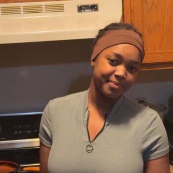 Baby-sitter in Edmonton: Esther