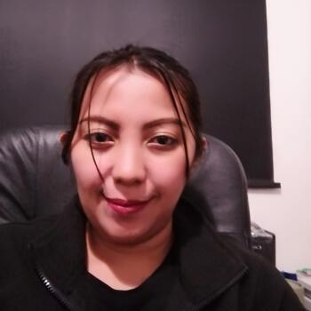Babysitter in Albury: Jecel