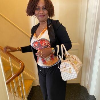 Babysitter in Brussel: Tina Nela