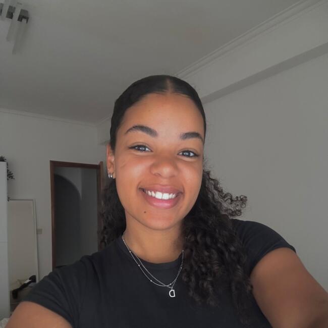 Babysitter em Mem Martins: Carolina