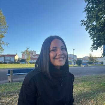 Babysitter in Saint-Avaugourd-des-Landes: Zerya