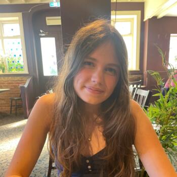 Babysitter in London: Lily