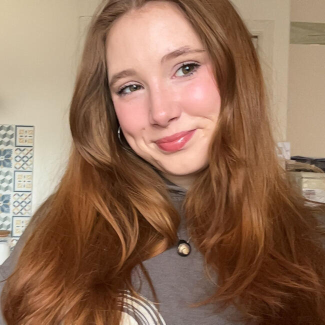 Babysitter in Middlesbrough: Abi