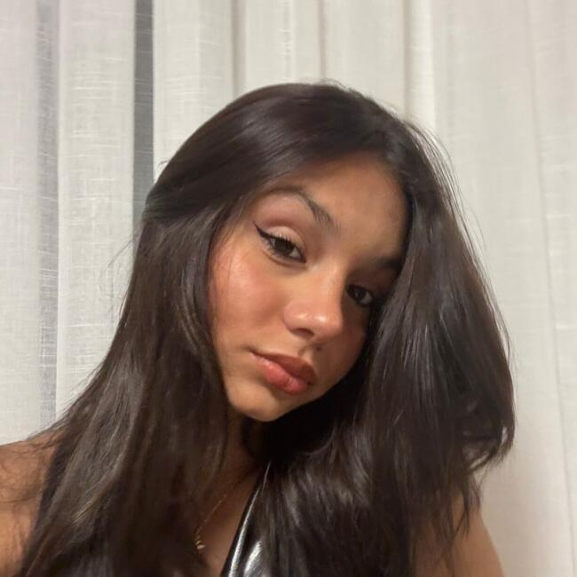 Babysitter in Itajaí: Laura