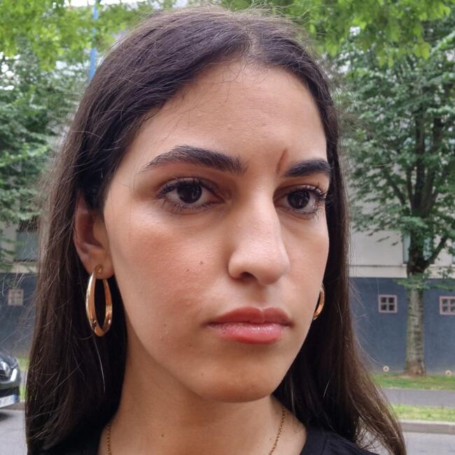 Baby-sitter à Vitry-sur-Seine: Dina