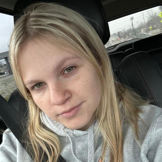 Babysitter in Akron: Alexis