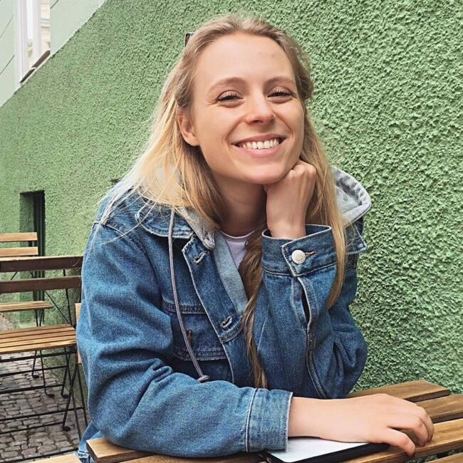 Babysitter in Reykjavik: Ada