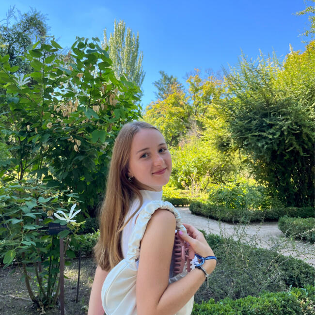 Babysitter in Kraainem: Laura