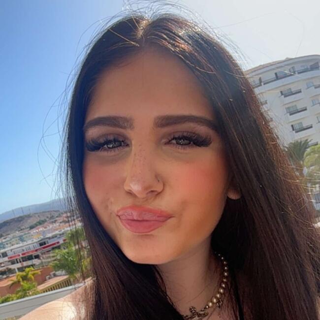 Babysitter in Chessington: Daisy