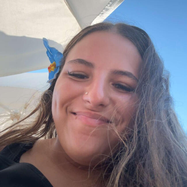 Babysitter in Creil: Souhyla