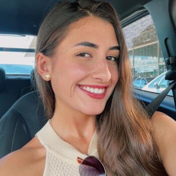 Babysitter in Divinópolis: Jullia