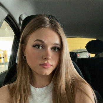 Babysitter Vay: Léane