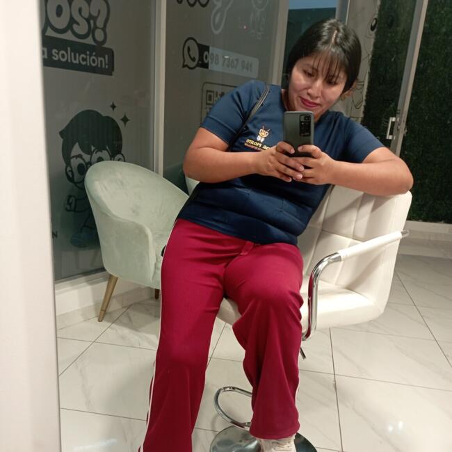 Babysitter in Nayón: Aʑu