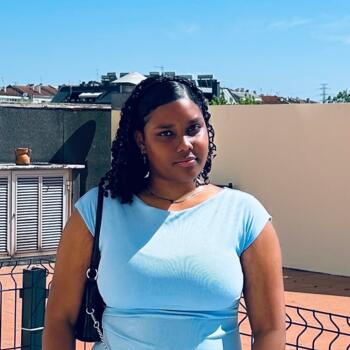 Babysitter Seixal: Elaine