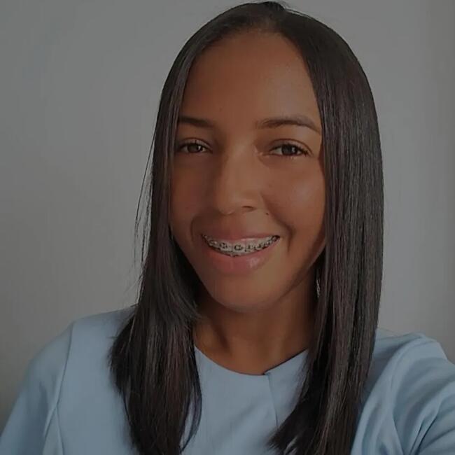 Babysitter in Recife: Tainã