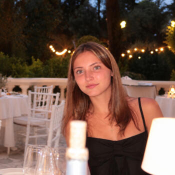 Babysitter Sainte-Foy-lès-Lyon: Colombe