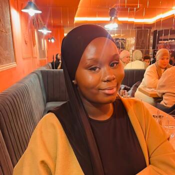 Babysitter in Paris: Yali