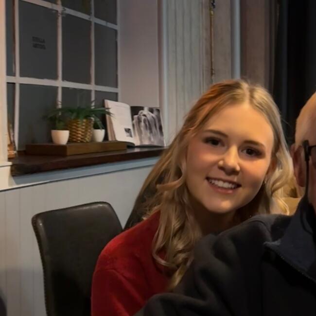 Babysitter in Carterton: Trinity