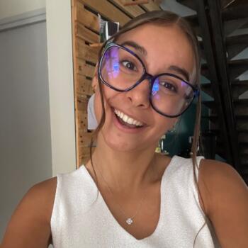 Babysitter in Marseille: Noemie