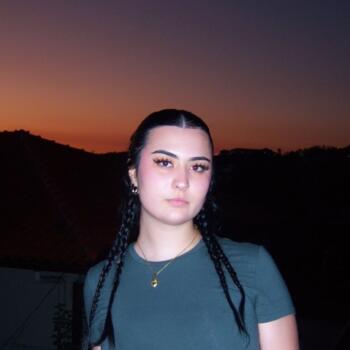 Babysitter in Écouen: Léana