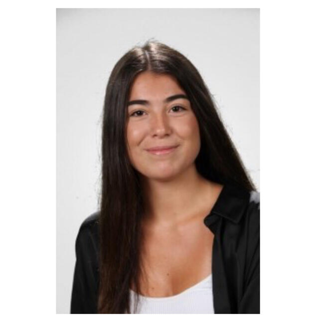 Babysitter in Le Perray-en-Yvelines: Carla