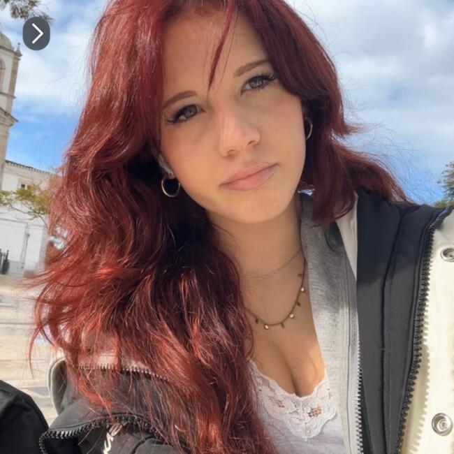 Babysitter in Mexilhoeira Grande: Catarina