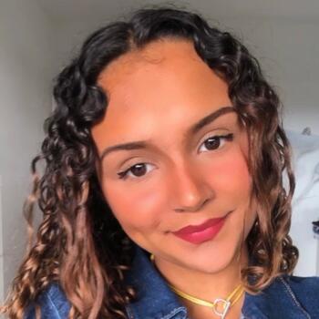 Babysitter in Clichy: Cindy
