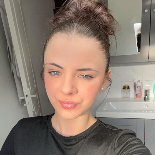 Babysitter in Briare: Stephanie