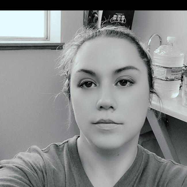 Babysitter in San Antonio: Amber