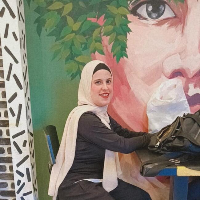 Babysitter in Alexandria: Laila