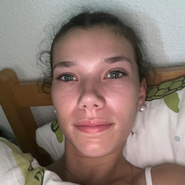 Babysitter in Meymac: Clemence