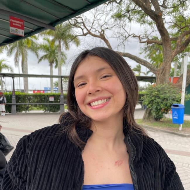 Babá em Florianópolis: Ariane