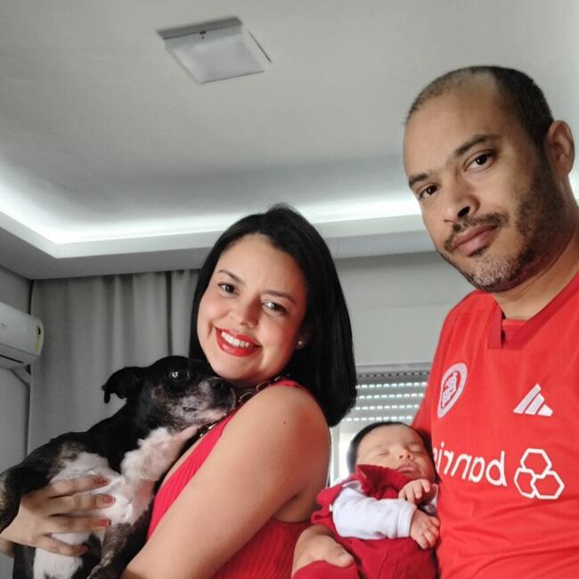 Emprego de babá em Porto Alegre: Larissa