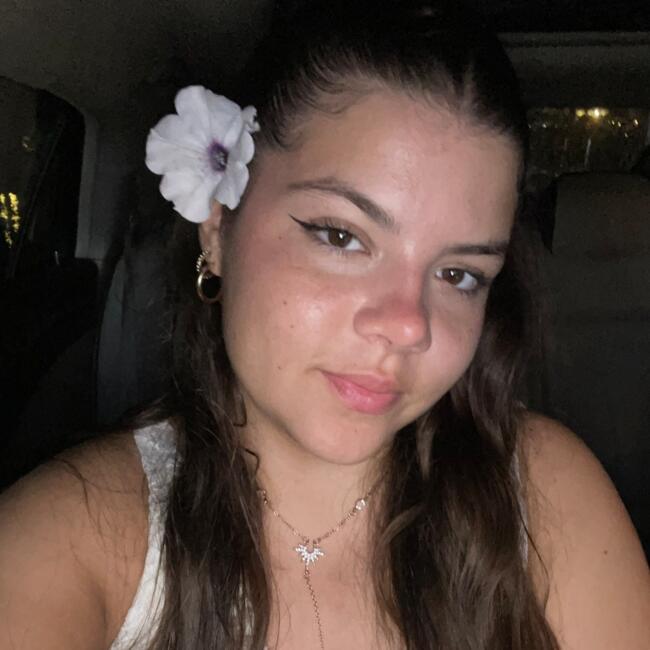 Babysitter in Louvres: Cristina