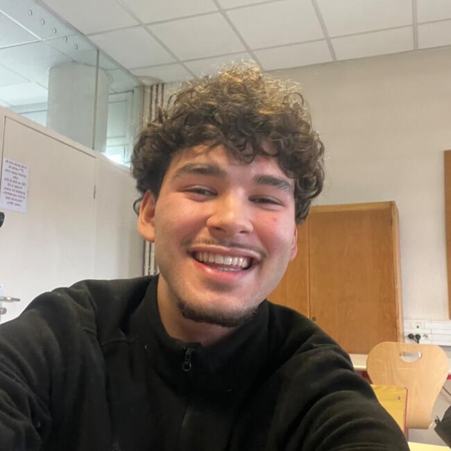 Babysitter in Meudon: Yakine