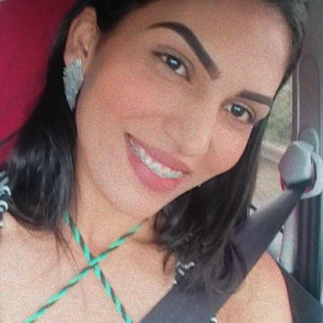 Babysitter em Camarate: Eliana