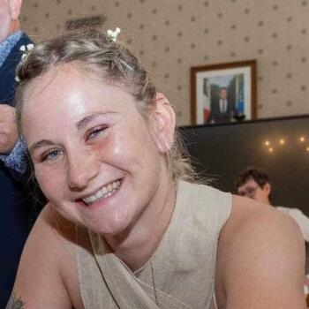 Babysitter Port-Saint-Père: Cécilia