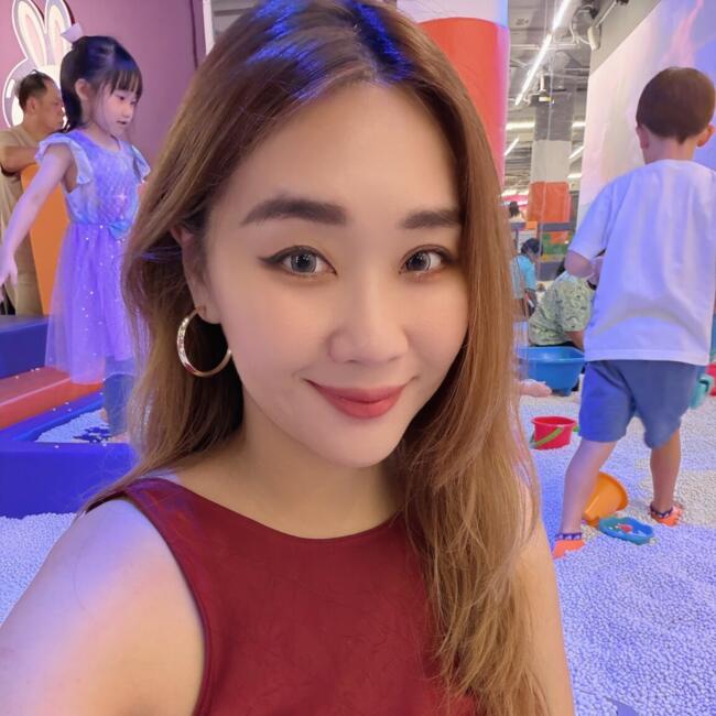 Babysitting job in Singapore Island: Chan