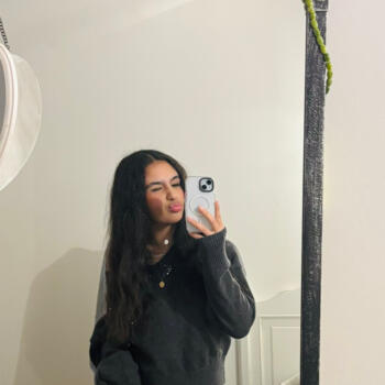 Babysitter in Saint-Priest: Mila