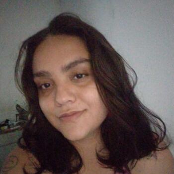 Babysitter in Praia Grande: Jhennifer